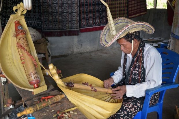 Pengertian Alat Musik Sasando Serta Sejarah, Fungsi, Dan Cara Bermain ...