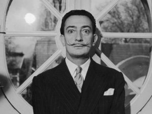 Seniman Salvador Dalí